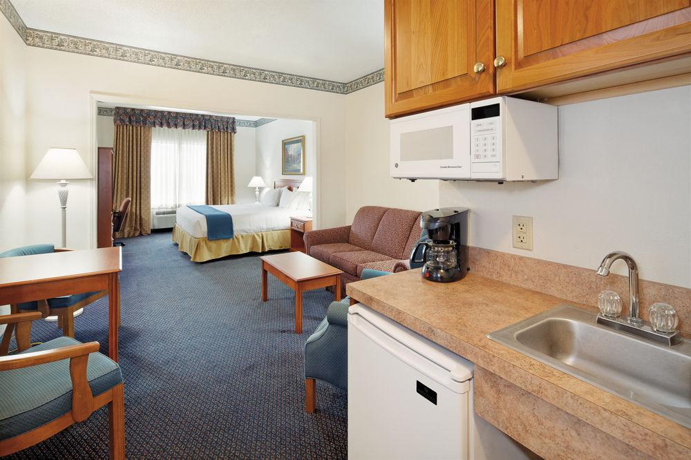 Holiday Inn Express Hotel & Suites Lancaster Extérieur photo