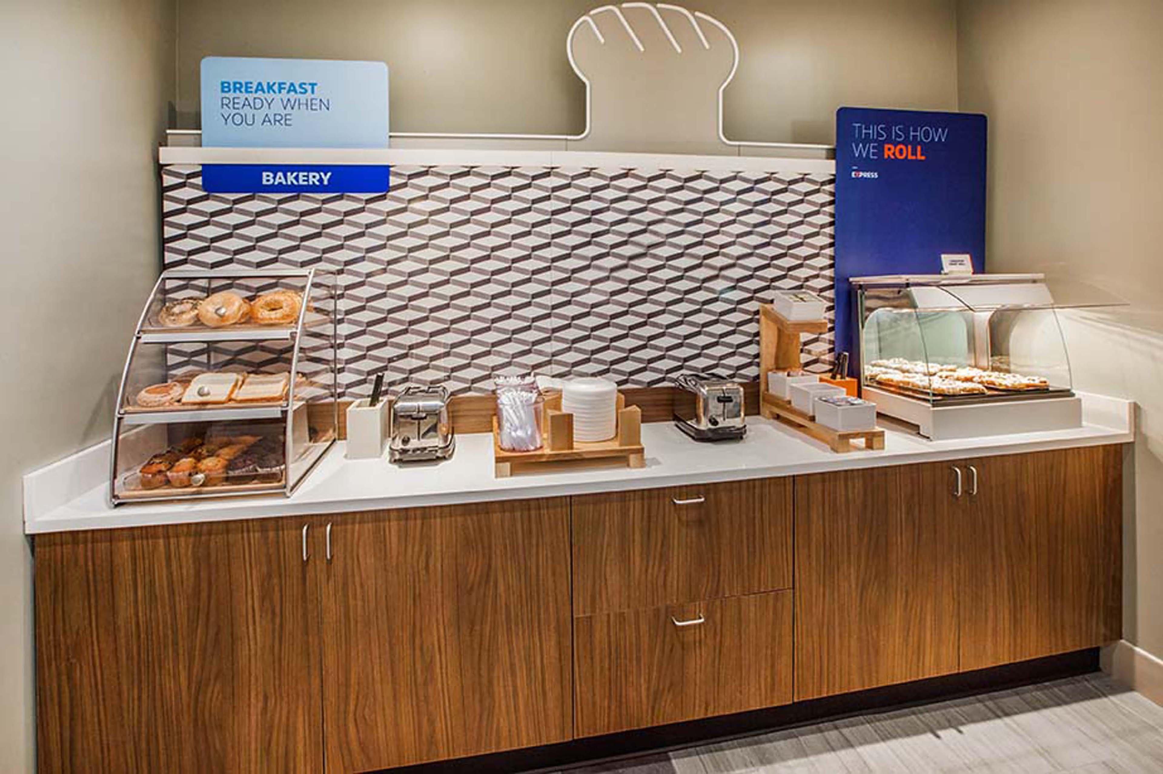 Holiday Inn Express Hotel & Suites Lancaster Extérieur photo